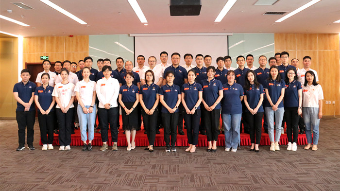 獻(xiàn)禮百年  向黨而行